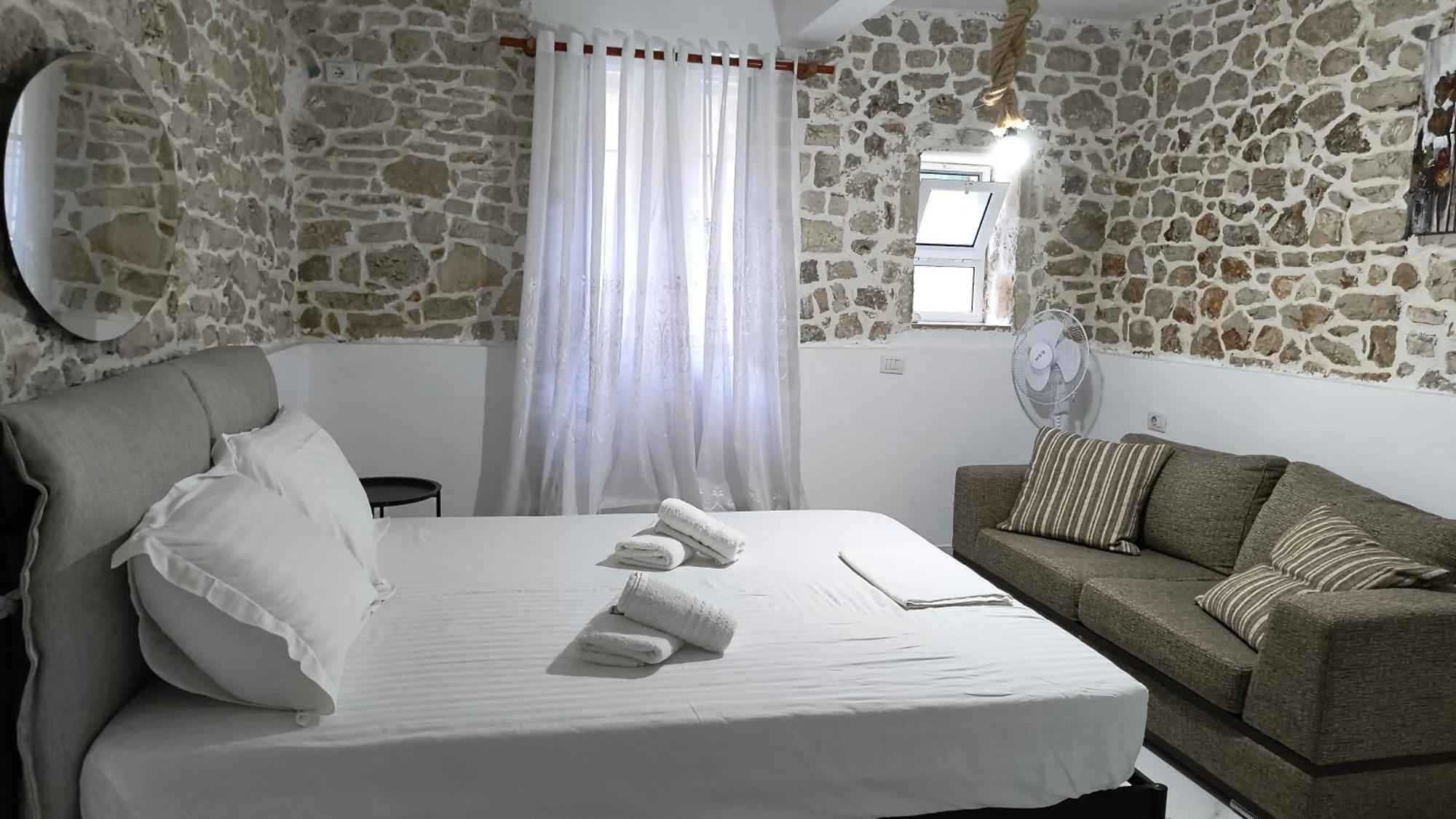 Polyxeni Apartments & Rooms Qeparo Eksteriør bilde